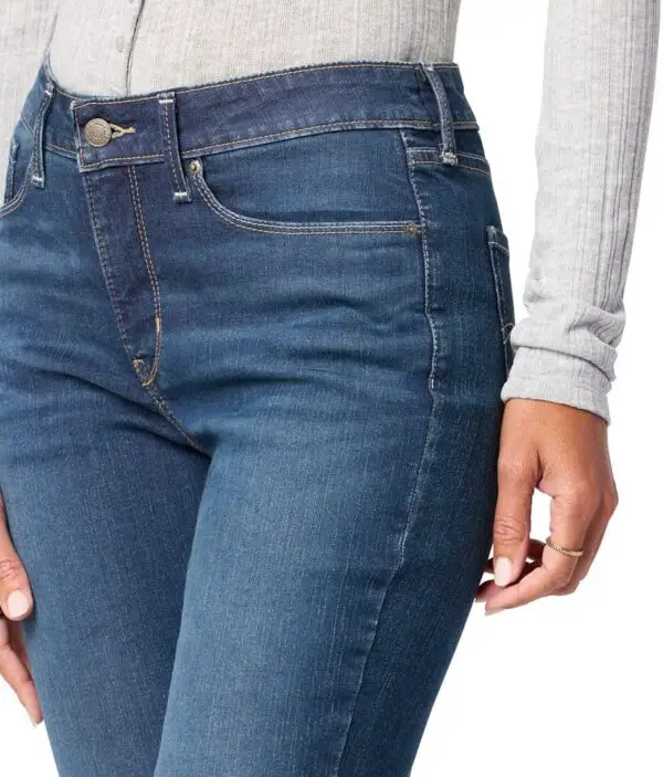 Levi Strauss Signature Gold Women's Curvy Totally Shaping Straight Jeans (Available in Plus Size) Standard 2 Jackson Square - Image 4